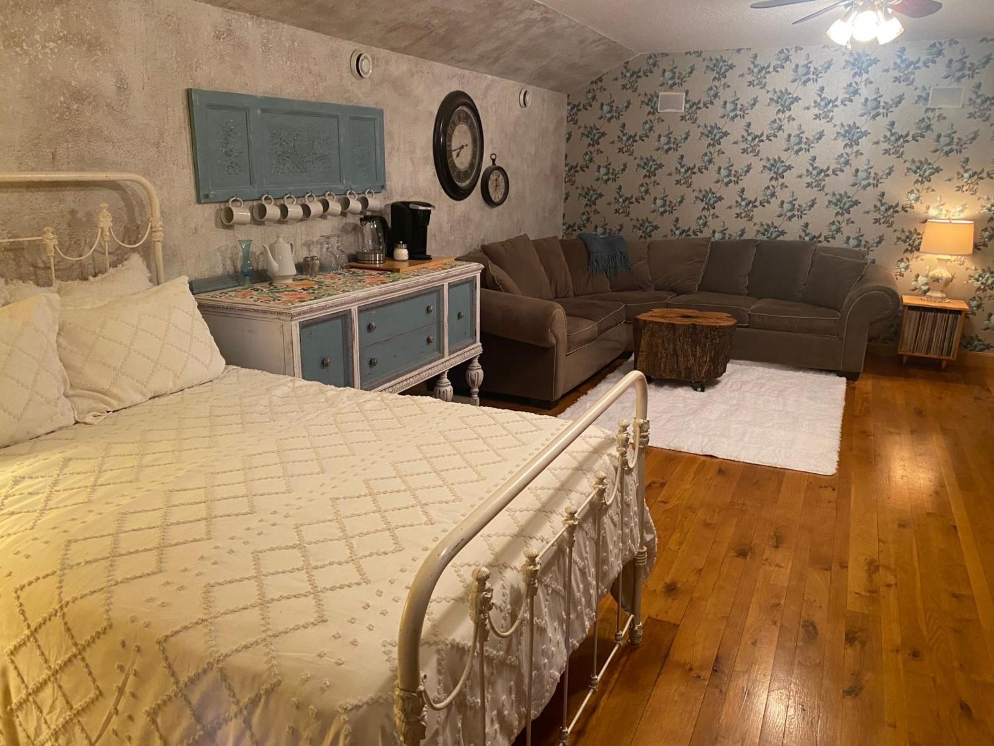 Bed And Breakfast Suite At The Wooded Retreat Pine City Exteriör bild