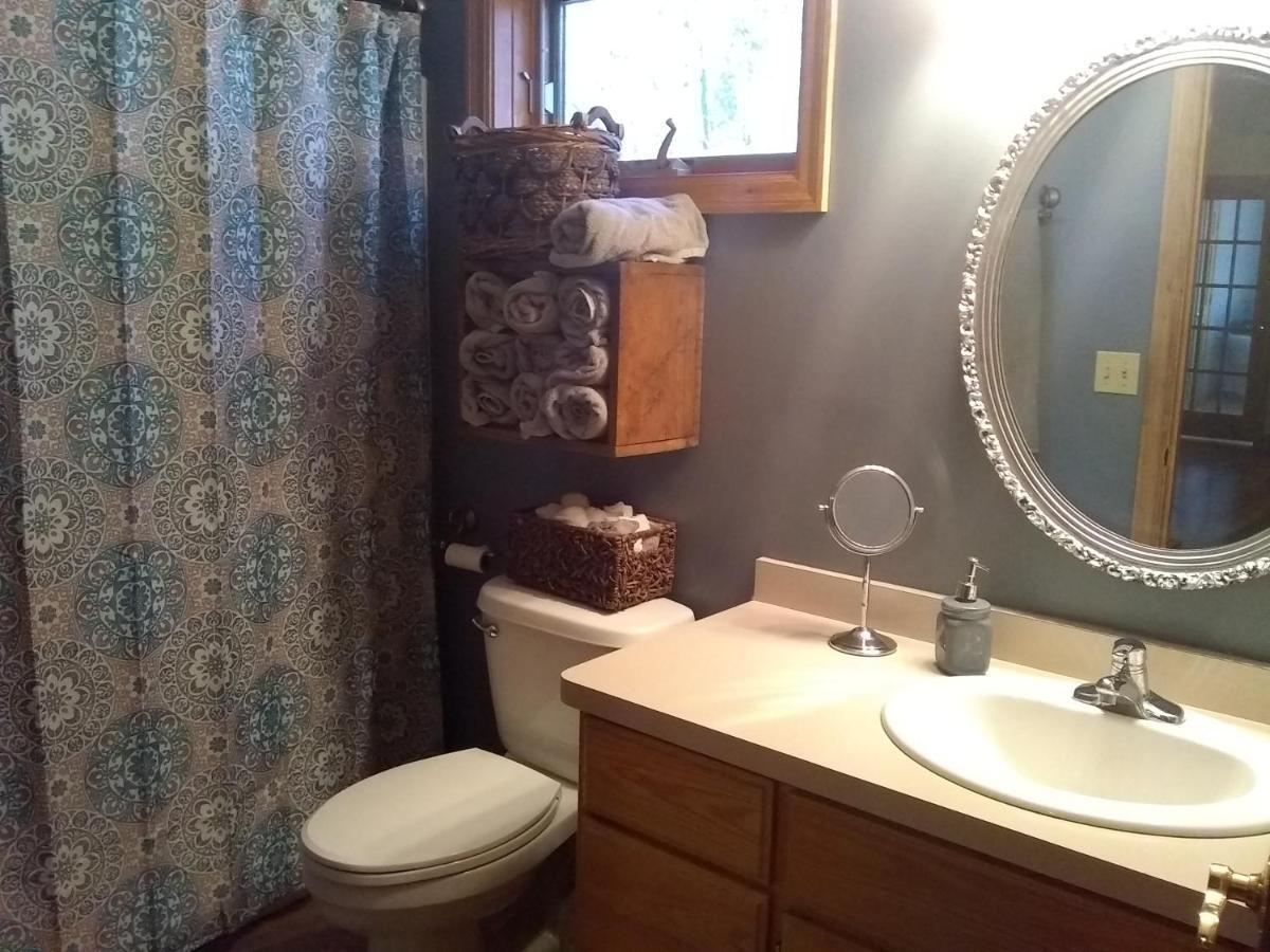 Bed And Breakfast Suite At The Wooded Retreat Pine City Rum bild
